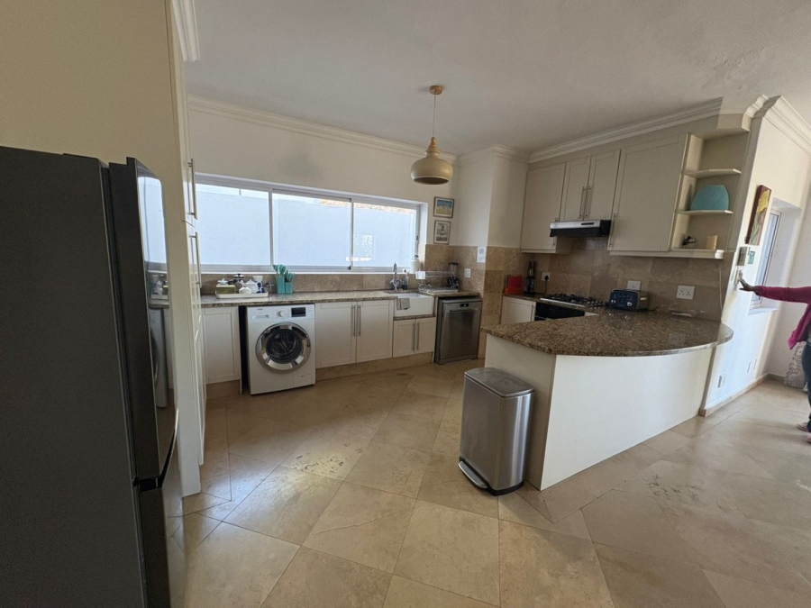 To Let 3 Bedroom Property for Rent in Camps Bay Western Cape